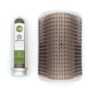 Brosse murale auto-toilettage pour chat